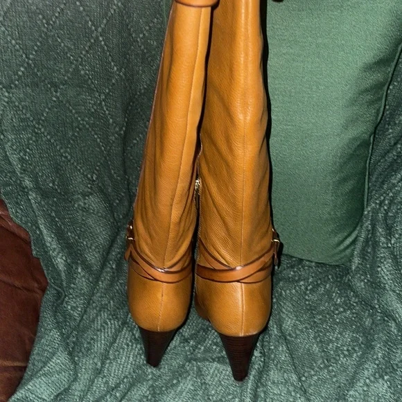 Adair Pebble Grain Leather COACH Boots - Saddle. Size 8.5 - Picture 5 of 10